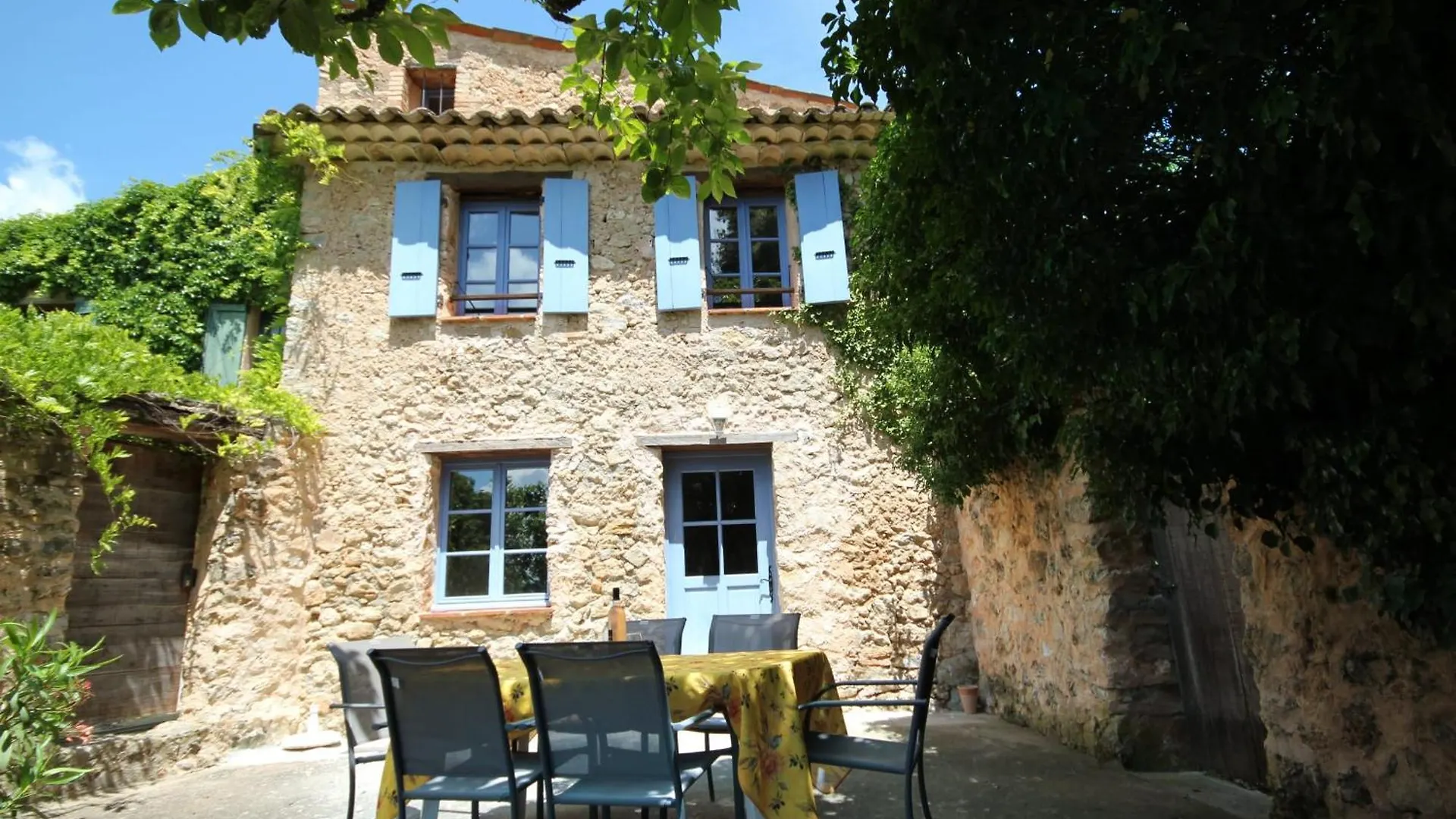 Holiday home Lou Penequet A Charming Mas In Provence With Shared Pool Countryside Villa Flayosc